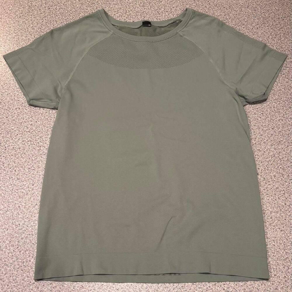 Mondetta Seamless Mesh-Vented Performance T-Shirt - Size M